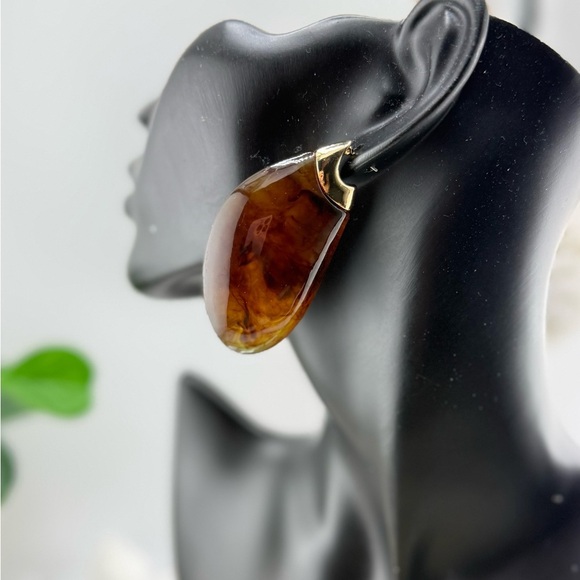 Modern Resin Drop Earrings – Tortoise Shell & Gold Accent - Picture 11 of 13